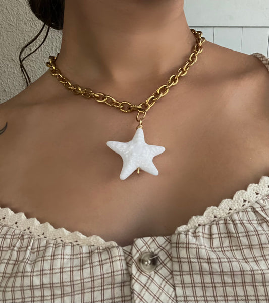 The night and the sea Necklace